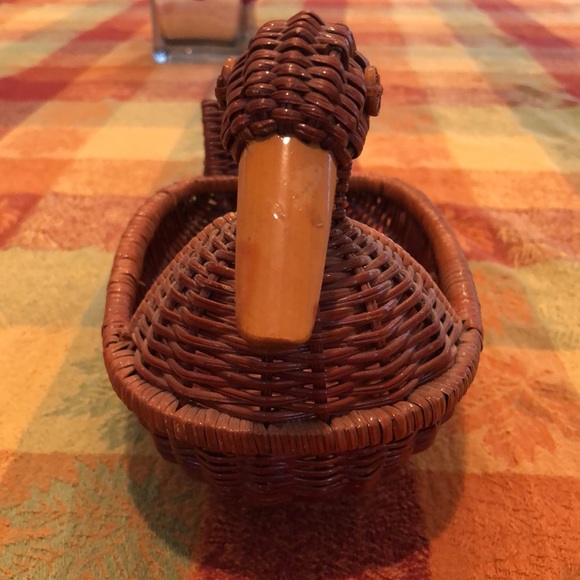 Vintage wicker duck basket - Picture 3 of 16